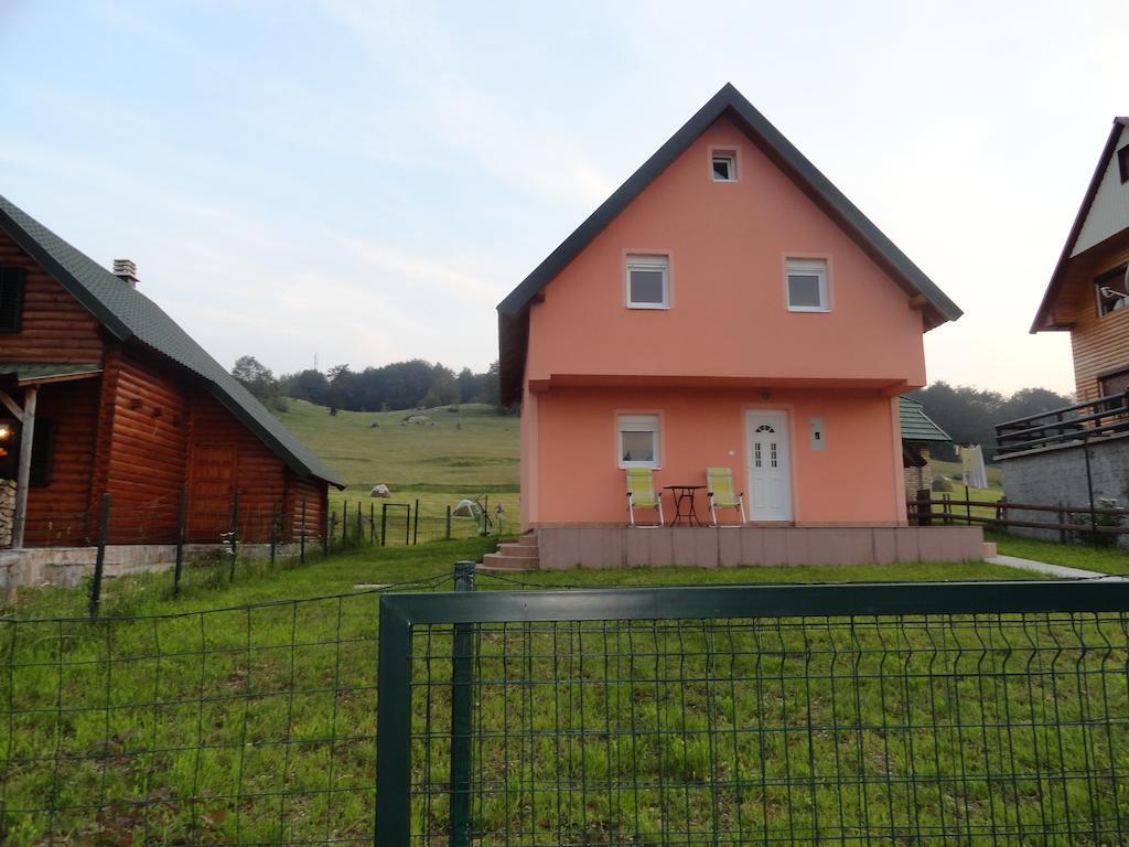 Guest House Happy Zabljak  Exterior photo